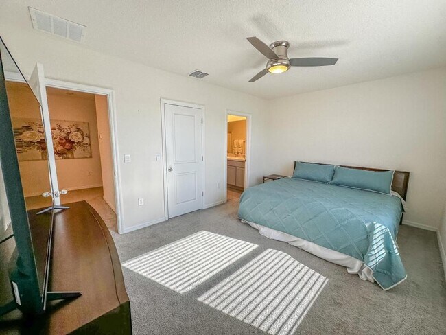 Building Photo - 5363 Pinecone Ct