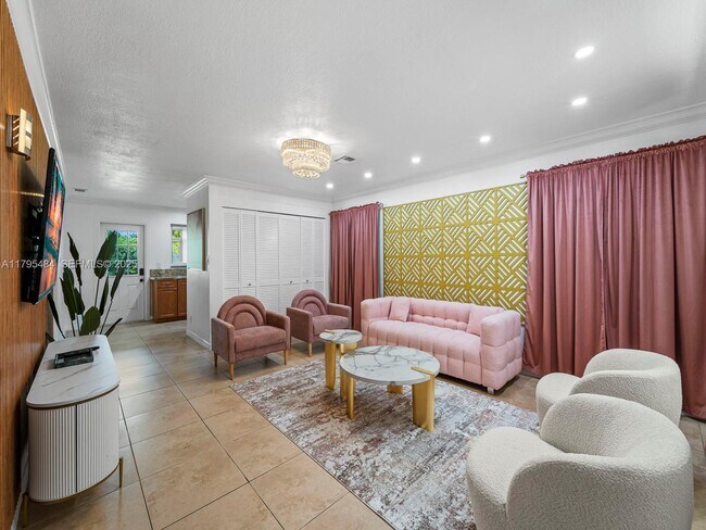 Building Photo - 1761 NE 52nd St