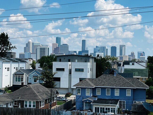 Building Photo - 1524 Blodgett St