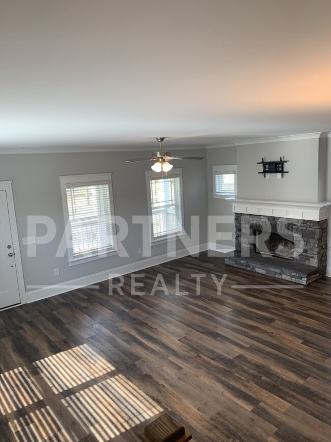 Building Photo - 170 Ave of Learning