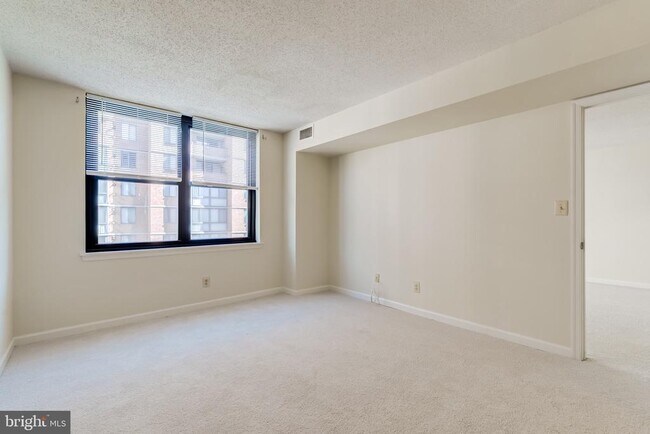 Building Photo - 1200 Braddock Pl