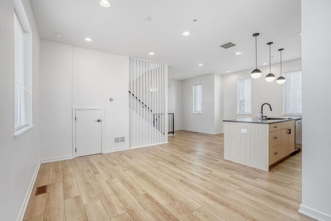 Building Photo - 3101 W 47th Ave
