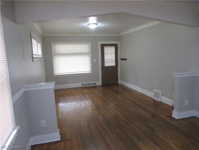 Building Photo - 3636 W 122nd St