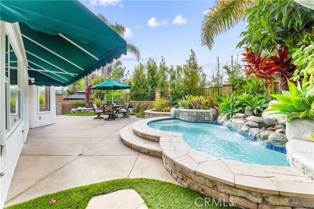 Building Photo - 24832 Los Gatos Dr