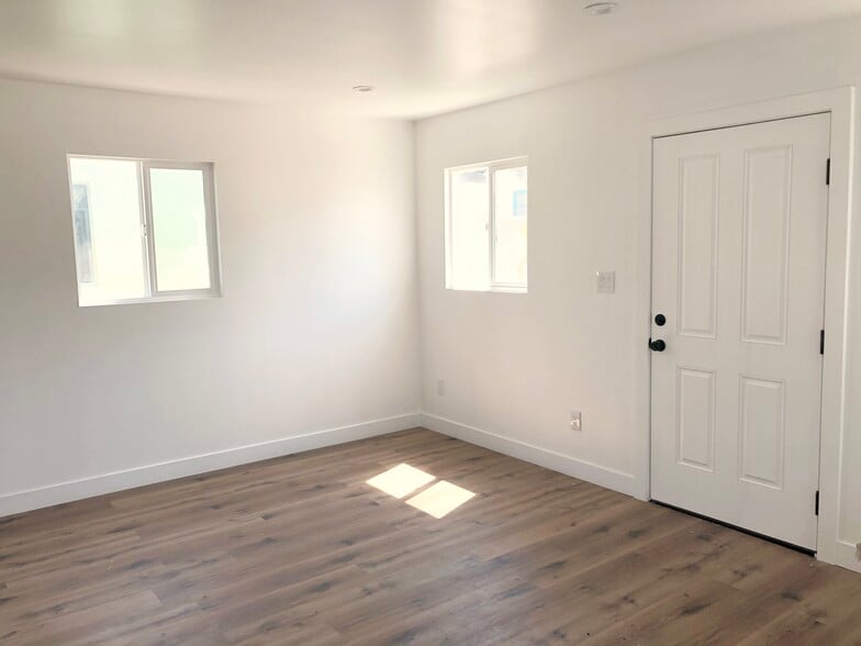 Building Photo - 3321 1/2 Alice St