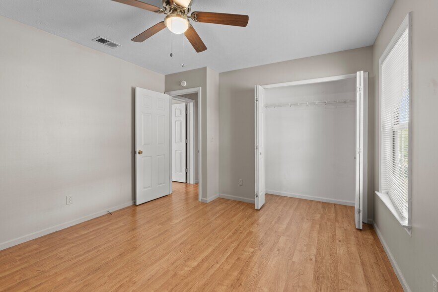 Building Photo - 2822 Airwood Dr