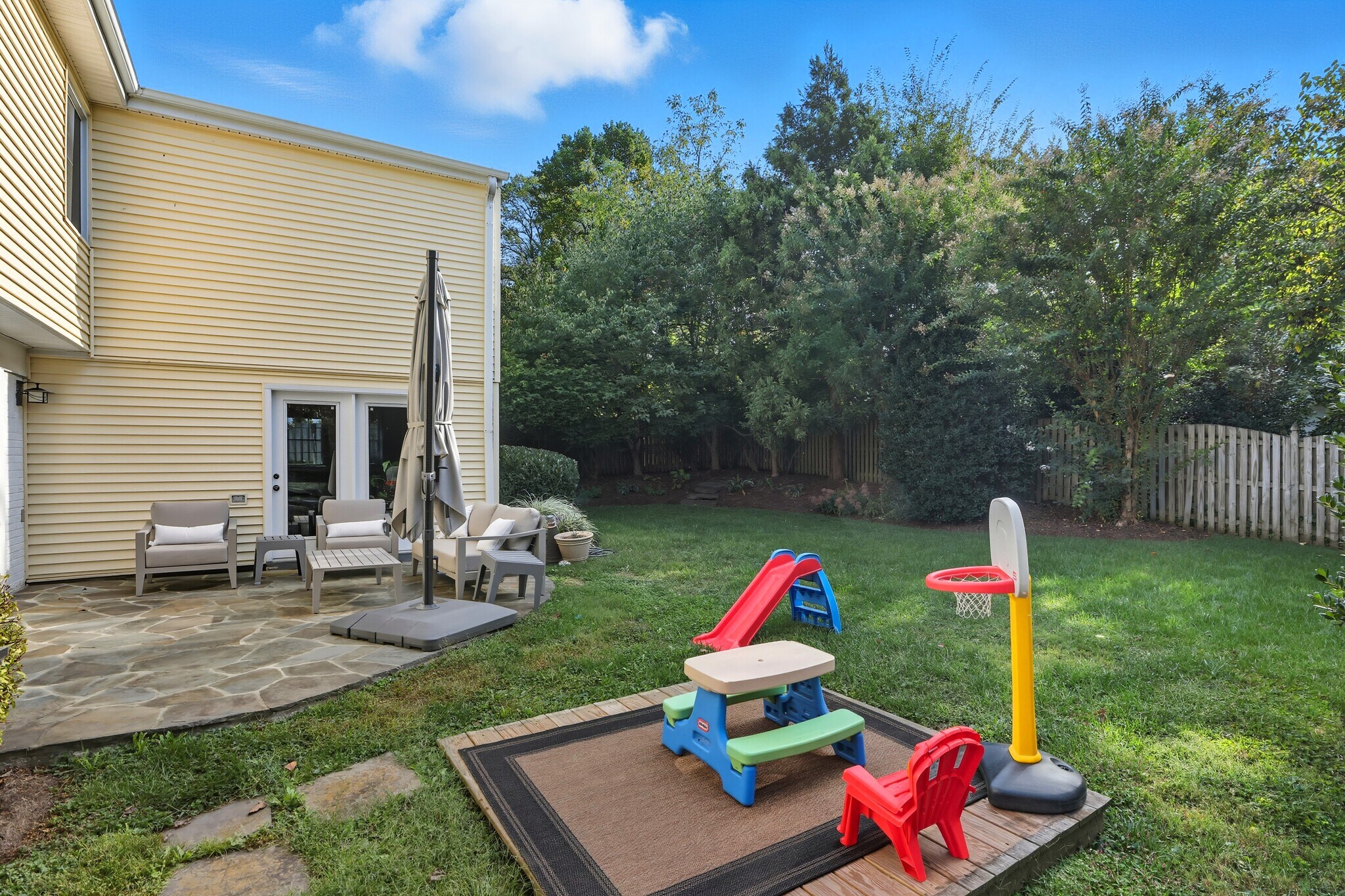 Building Photo - 9418 Balfour Dr
