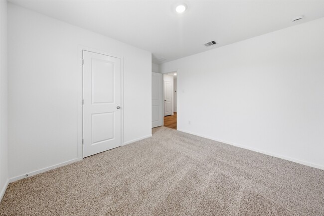 Building Photo - 40810 Hawthorne Glades St
