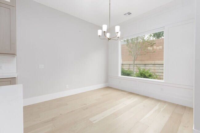 Building Photo - Wonderful 5 bedroom 4 bath home built by New Trend Construction