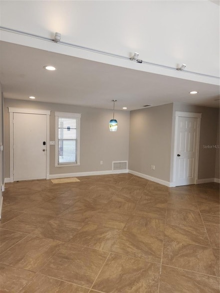 Building Photo - 3409 Montilla Ct