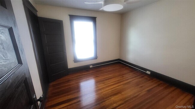 Building Photo - 34 Manitou Ave
