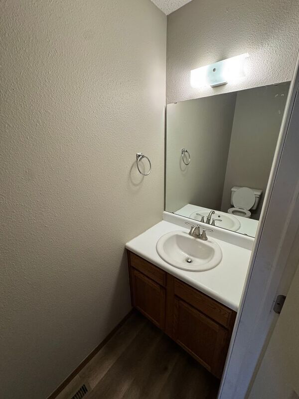 Building Photo - 4115 S Glenn Ave