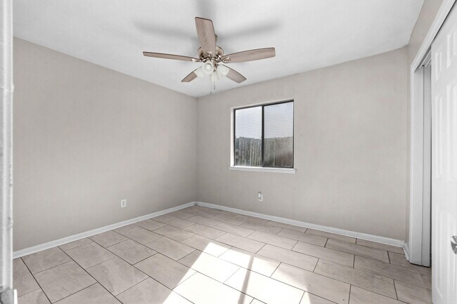 Building Photo - 131 Bayou View Dr