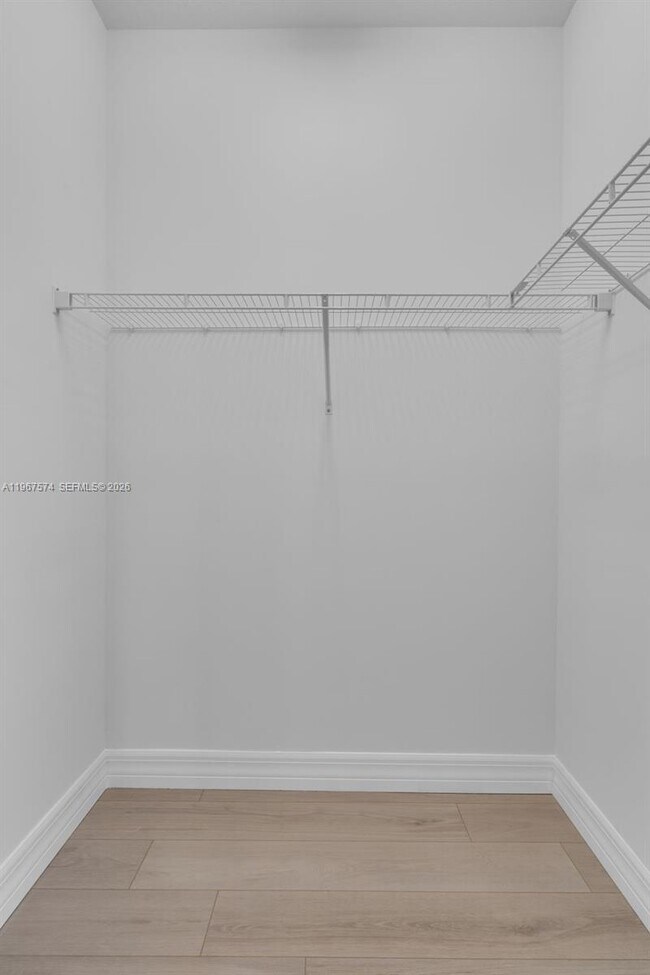 Building Photo - 1595 Evergreen Ter