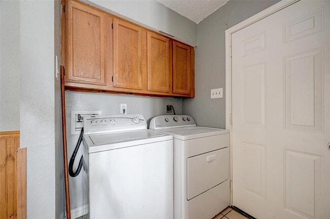 Building Photo - 13850 Walnut Hollow Ln