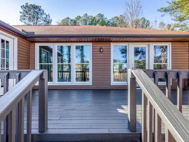 Building Photo - 753 Daphne Ln