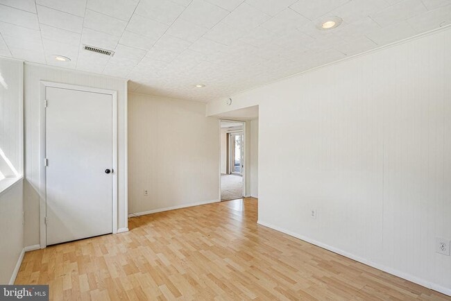 Building Photo - 510 Retford Dr
