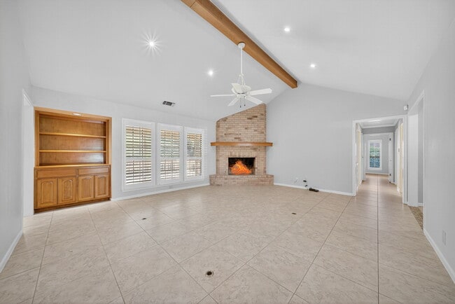 Building Photo - 2318 Park Cir