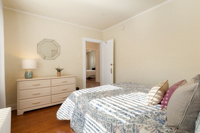 Building Photo - West Park