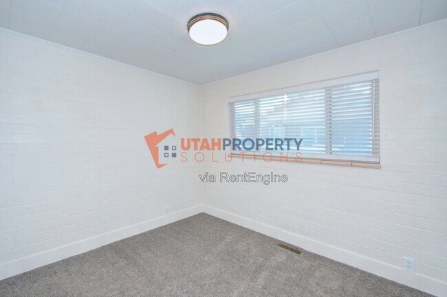 Building Photo - 7293 S 1105 E