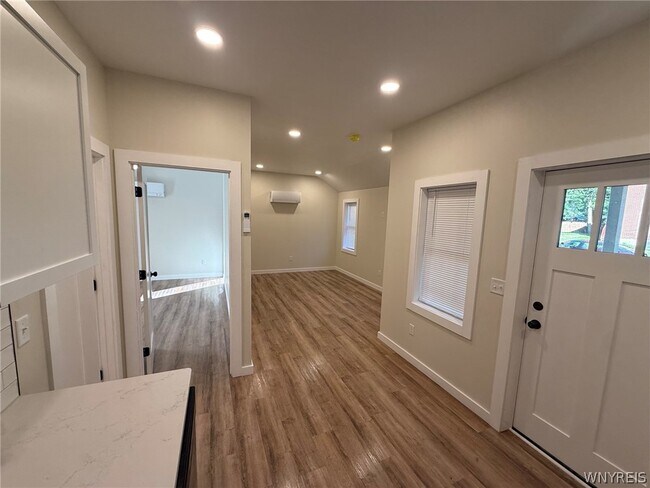 Building Photo - 59 Olcott St
