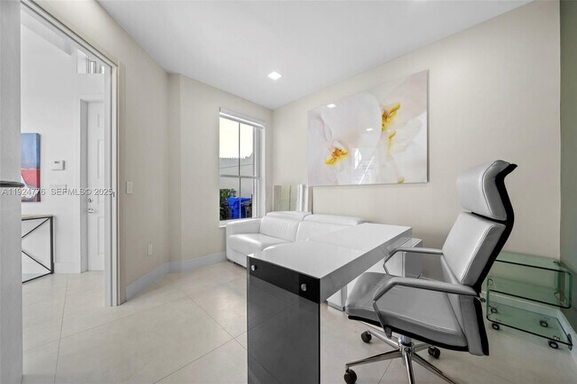 Building Photo - 1549 Breakwater Terrace