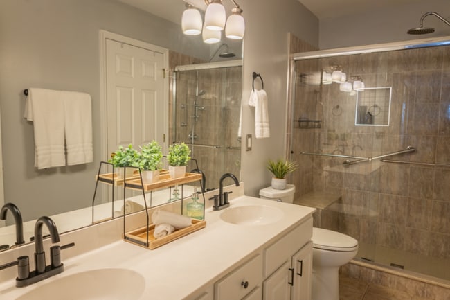 Building Photo - 573 Tayrn Dr