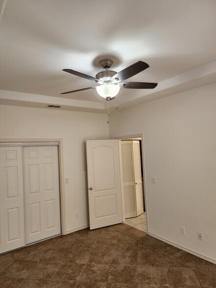 Building Photo - 600 Buena Vista Dr