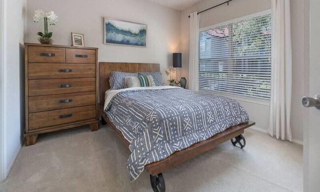 Building Photo - Promenade at Carillon