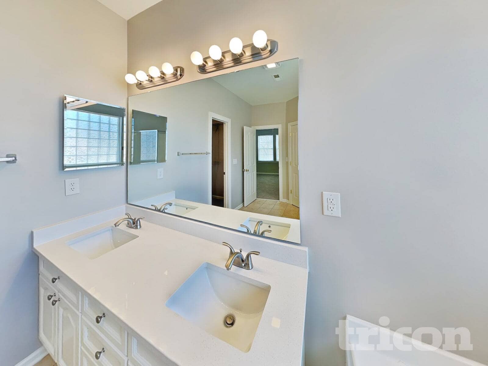 Building Photo - 5801 Crimson Oak Ct