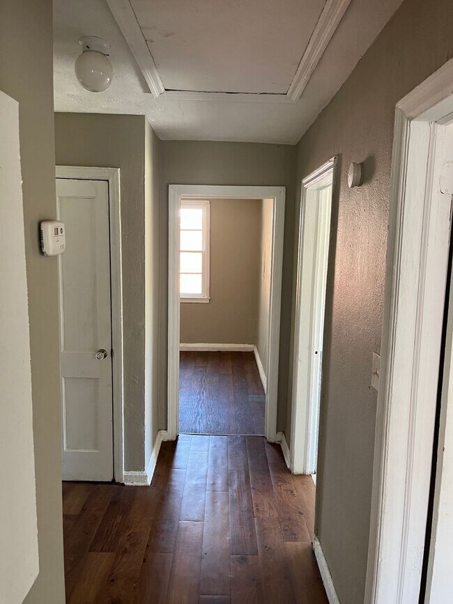 Building Photo - **ON HOLD**Total Electric 2 Bedroom / 1 Ba...