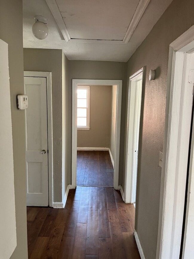 Building Photo - **UPCOMING**Total Electric 2 Bedroom / 1 B...