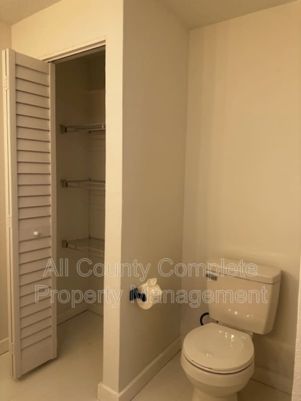 Building Photo - 7616 Lueders Ave