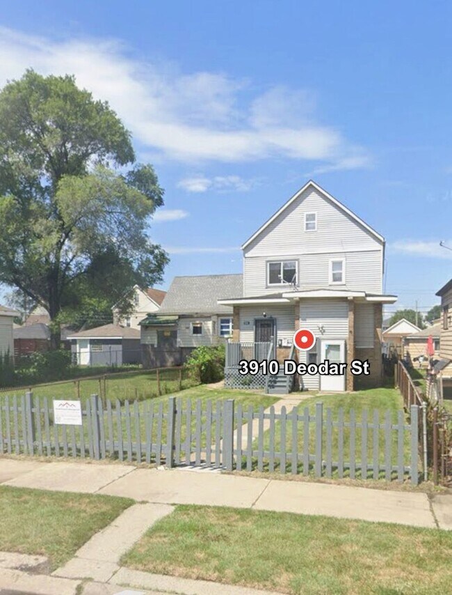 Building Photo - 3910 Deodar St