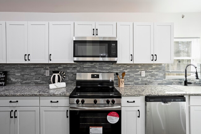 Building Photo - 4593 Windsor Spring Rd