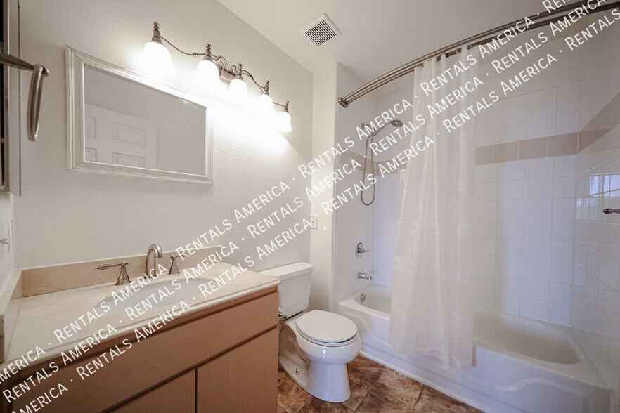 Building Photo - 5303 N 7th St