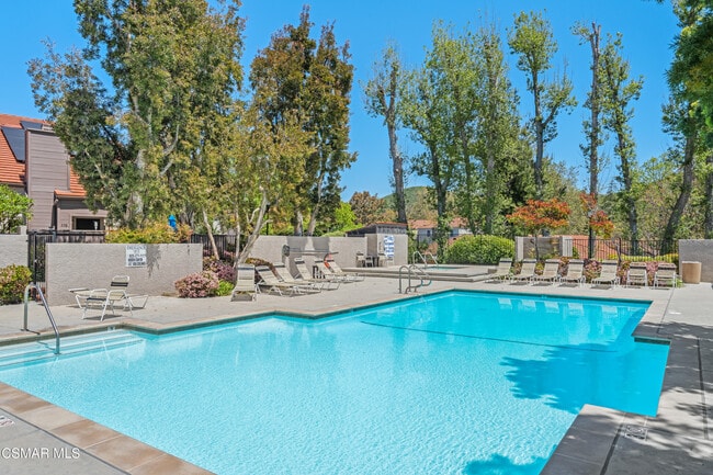 Building Photo - 501 Via Colinas