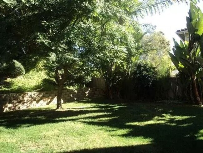 Building Photo - Amazing Carlsbad Home with extra room down...