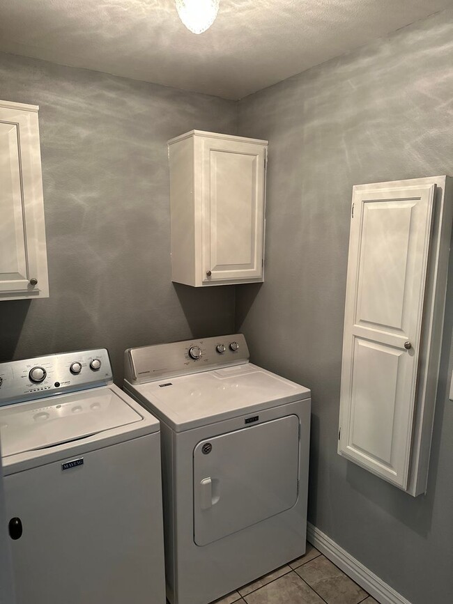 Building Photo - Available June 1st! 3-Bedroom, 2-Bathroom ...