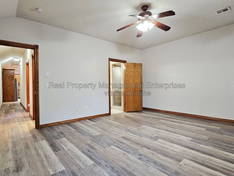 Building Photo - 4709 Castle Bay Cove