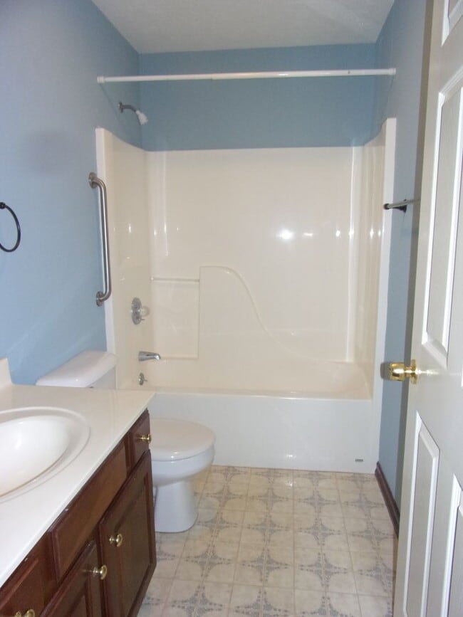 Building Photo - Vienna Beauty