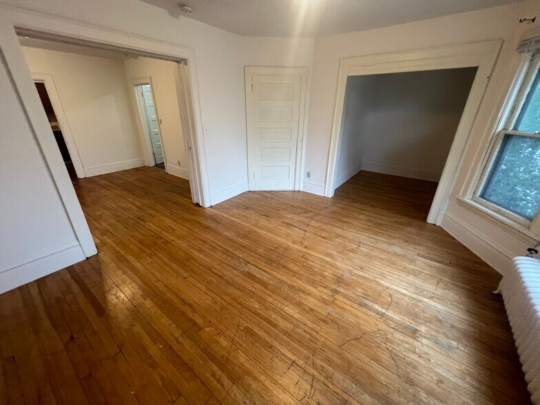 Building Photo - 221 N Livingston St