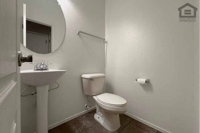 Building Photo - 3721 E Kerry Ln