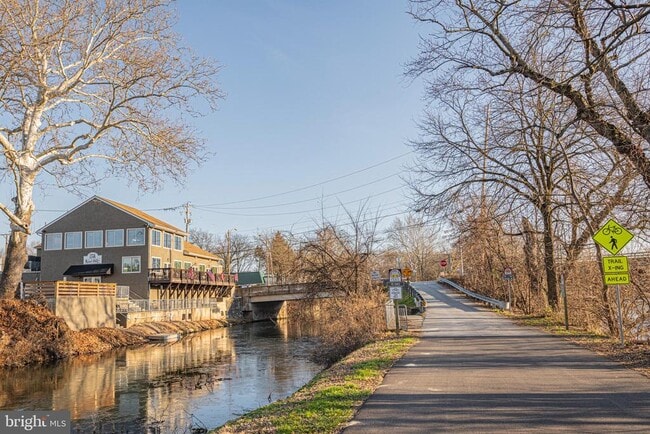 Building Photo - 617 Port Providence Rd