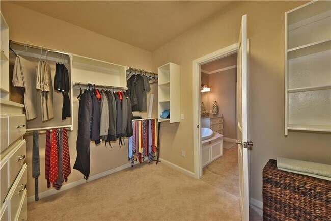 Building Photo - 16828 Little Leaf Ln