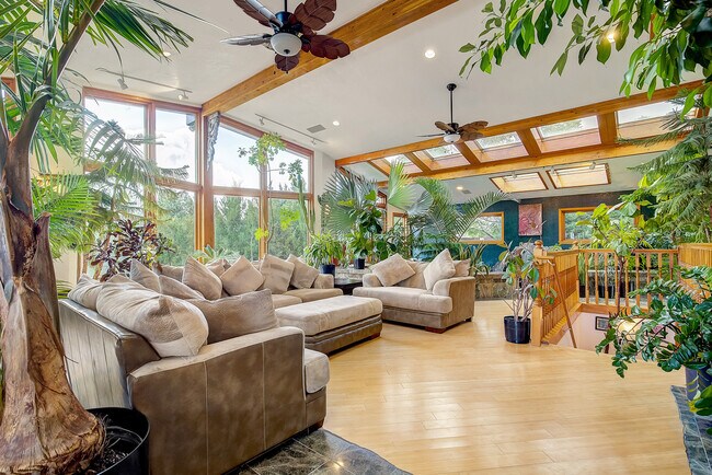 Building Photo - 8280 Queen St