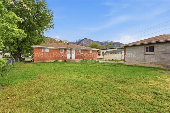 Building Photo - 2353 Jackson Ave