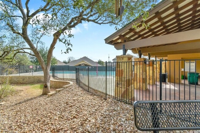 Building Photo - 1810 Manada Trail