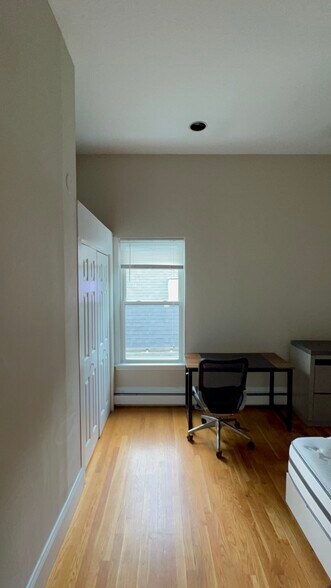 Building Photo - 1000 Memorial Dr