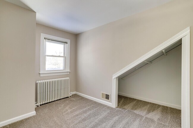 Building Photo - 530 E Alexandria Ave